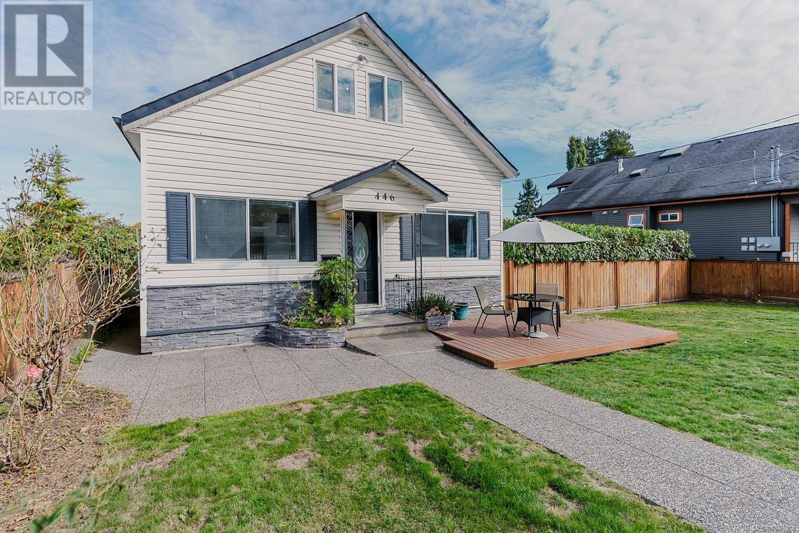 Nanaimo, BC V9R2J5,446 Kennedy St