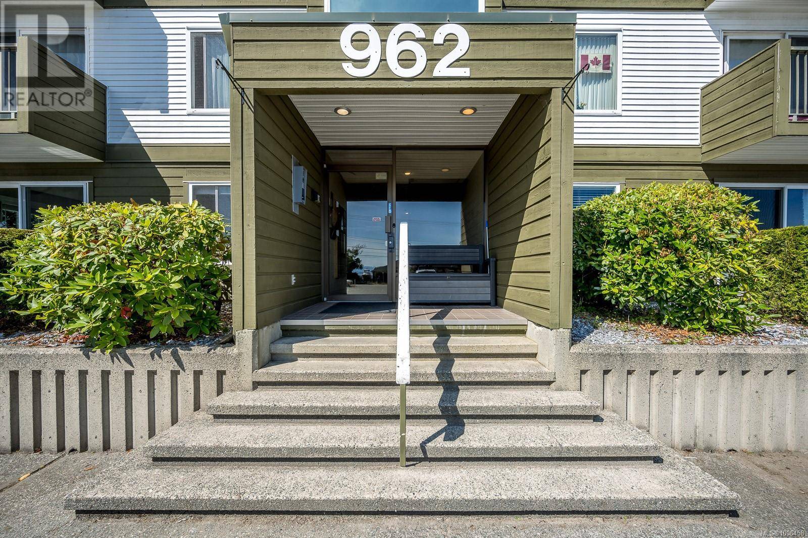 962 Island HWY #102, Campbell River, BC V9W1B1