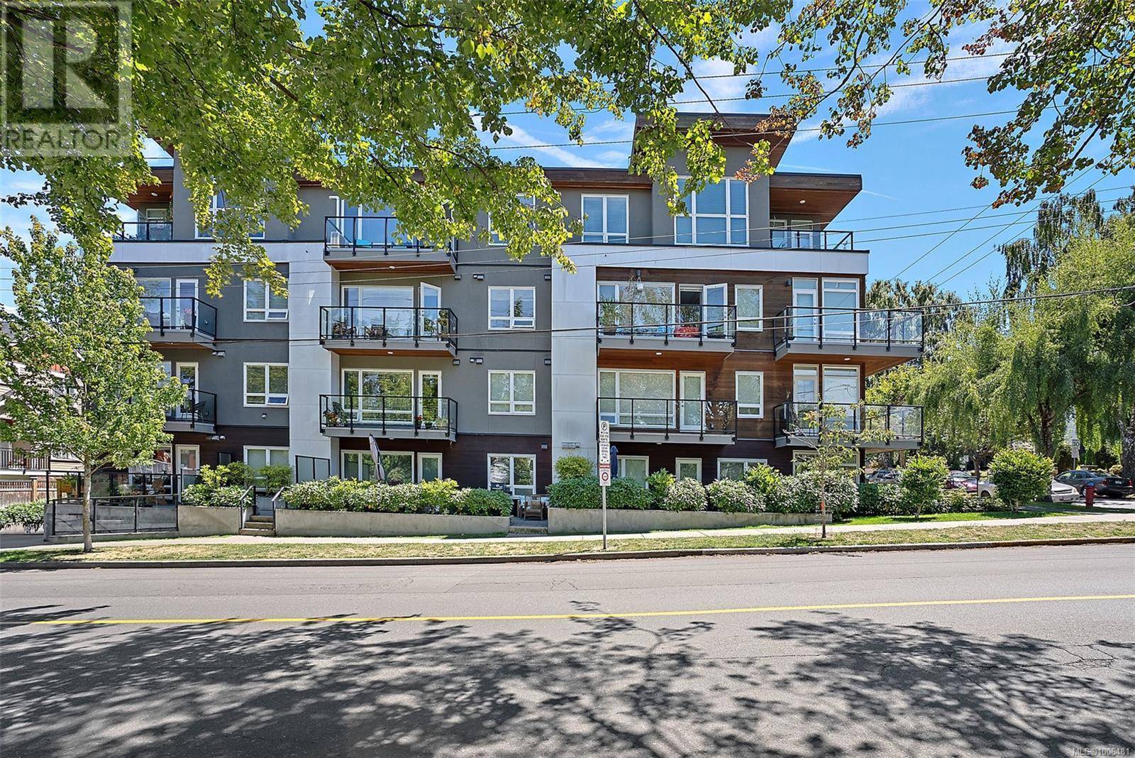 Victoria, BC V8V1R5,300 Michigan ST #101
