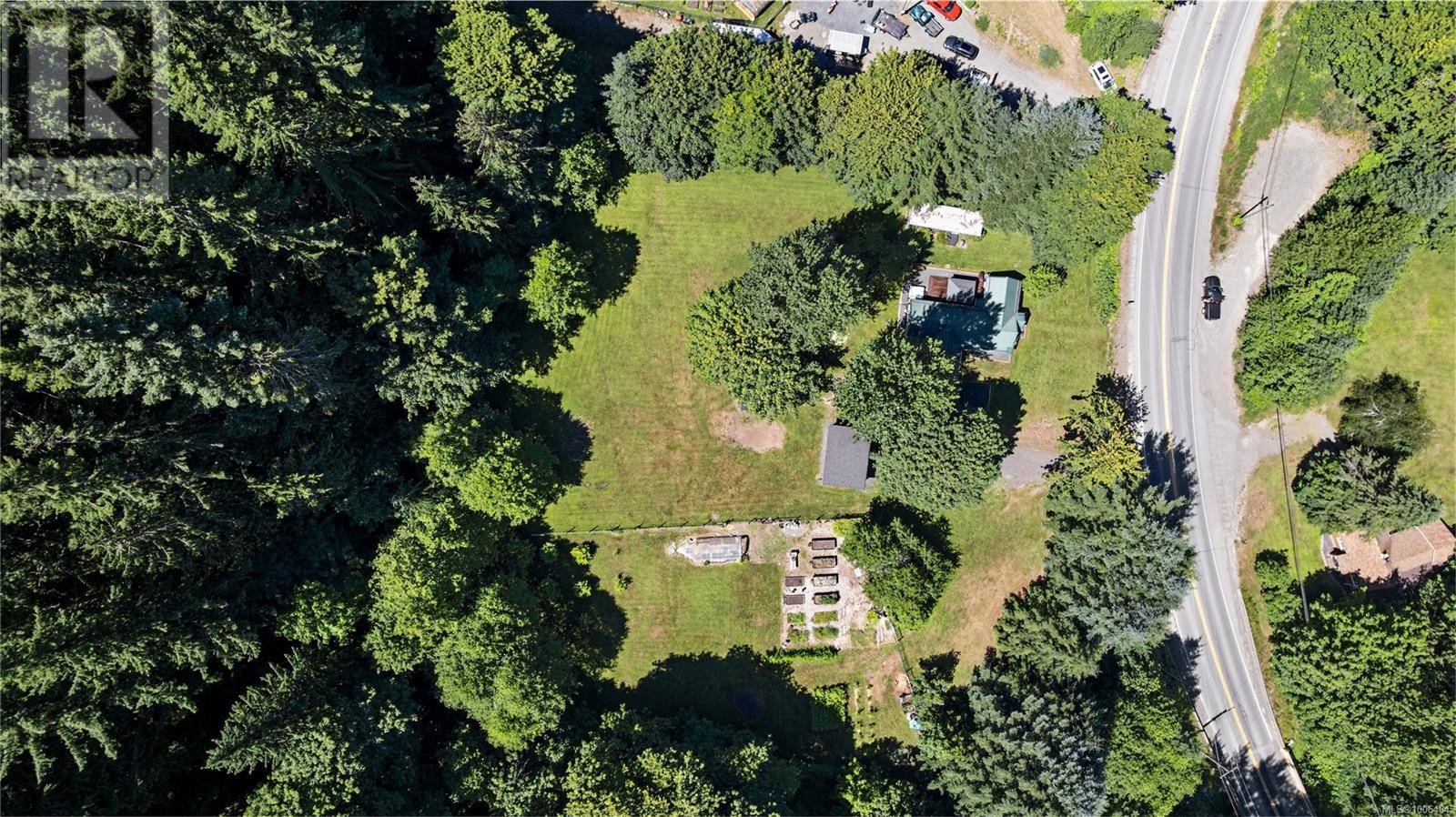 9490 South Shore Rd, Honeymoon Bay, BC V0R3E3