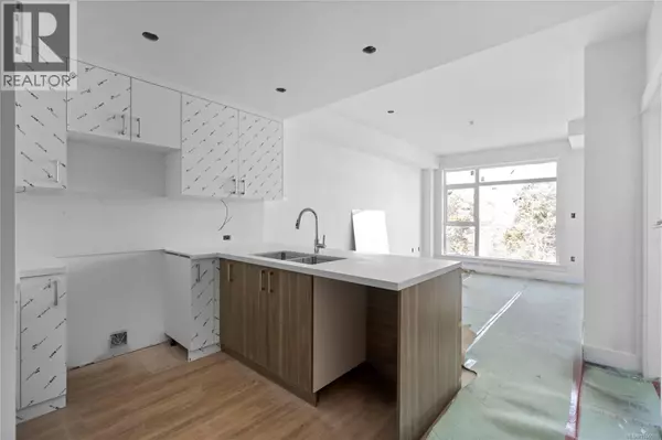 Nanaimo, BC V9V1W4,6320 Sentinal DR #411