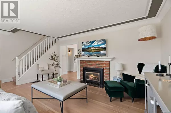 924 Stafford St, Saanich, BC V8X2V8