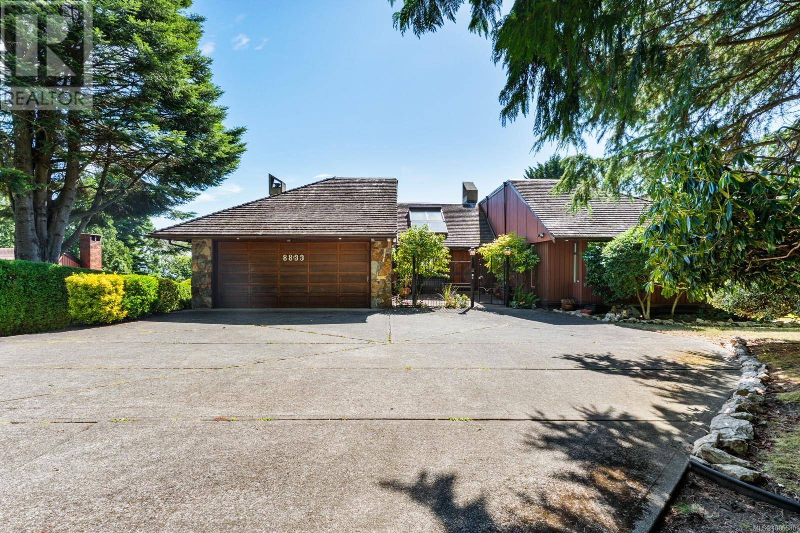 8833 Haro Park Terr, North Saanich, BC V8L3Z3