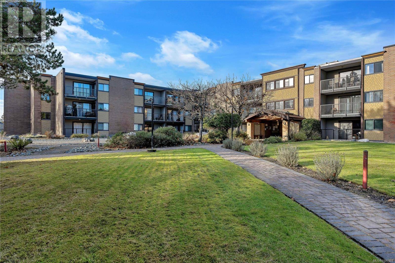 1870 McKenzie AVE #205, Saanich, BC V8N4X3