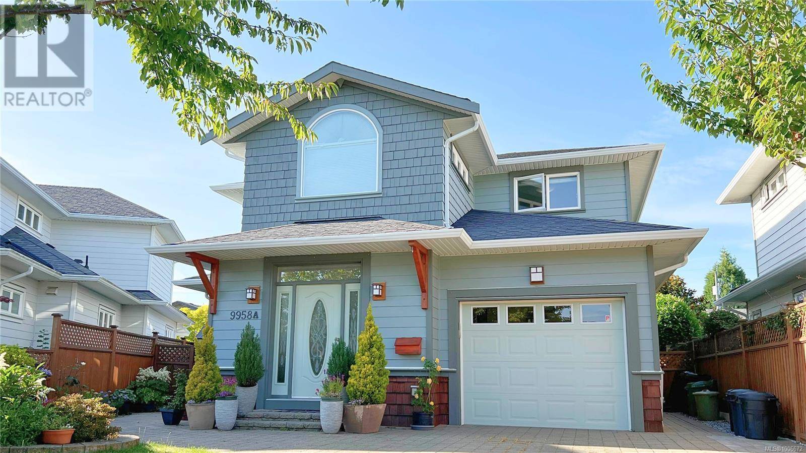 9958A Swiftsure Pl, Sidney, BC V8L4E4