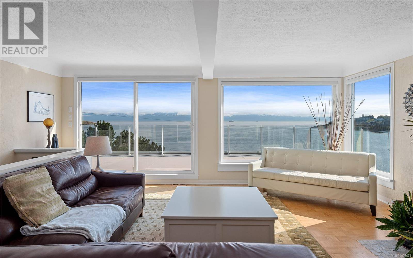 488 Beach Dr, Oak Bay, BC V8S2M5