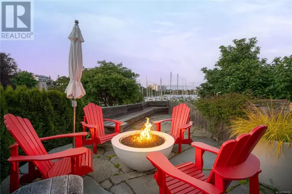 Esquimalt, BC V9A5S1,485 Head St