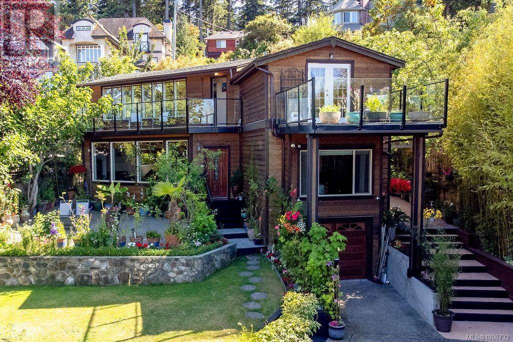 4572 Cordova Bay Rd, Saanich, BC V8X3V5