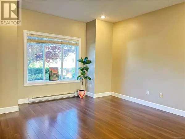 Nanaimo, BC V9R2K9,499 Milton ST #103