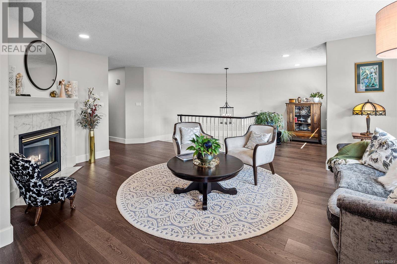 Saanich, BC V8N3R8,4154 Tyndall Ave