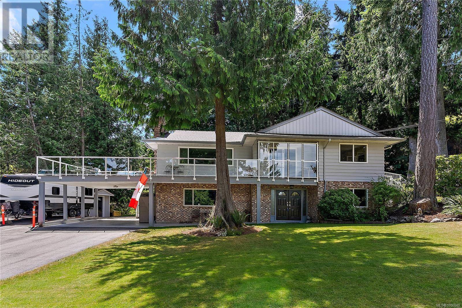 2040 Salem Terr, North Saanich, BC V8L5J4