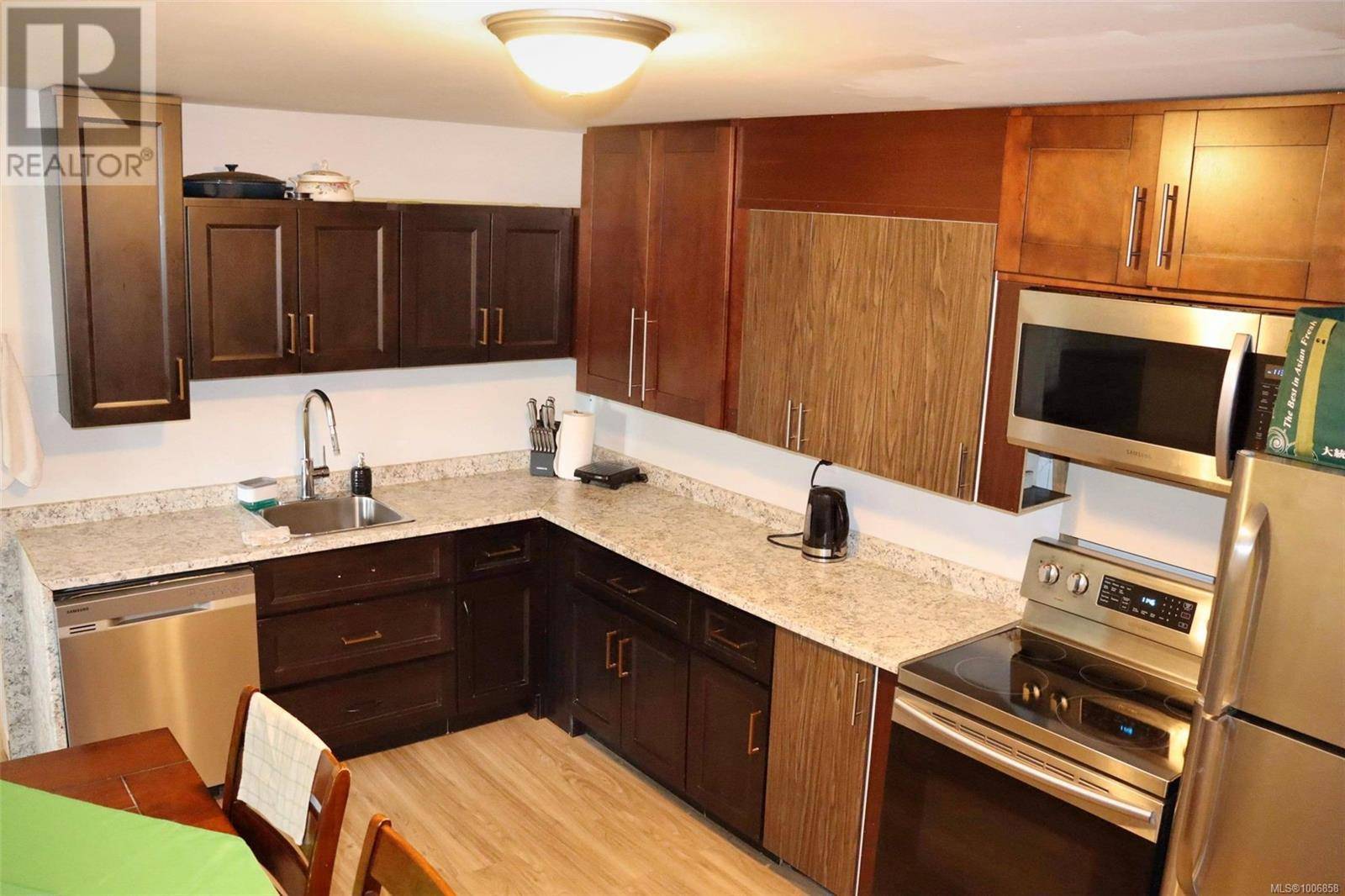 Nanaimo, BC V9T2K7,5221 Metral Dr