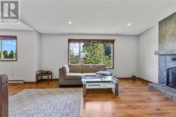Campbell River, BC V9W6L3,1686 Passage View Dr