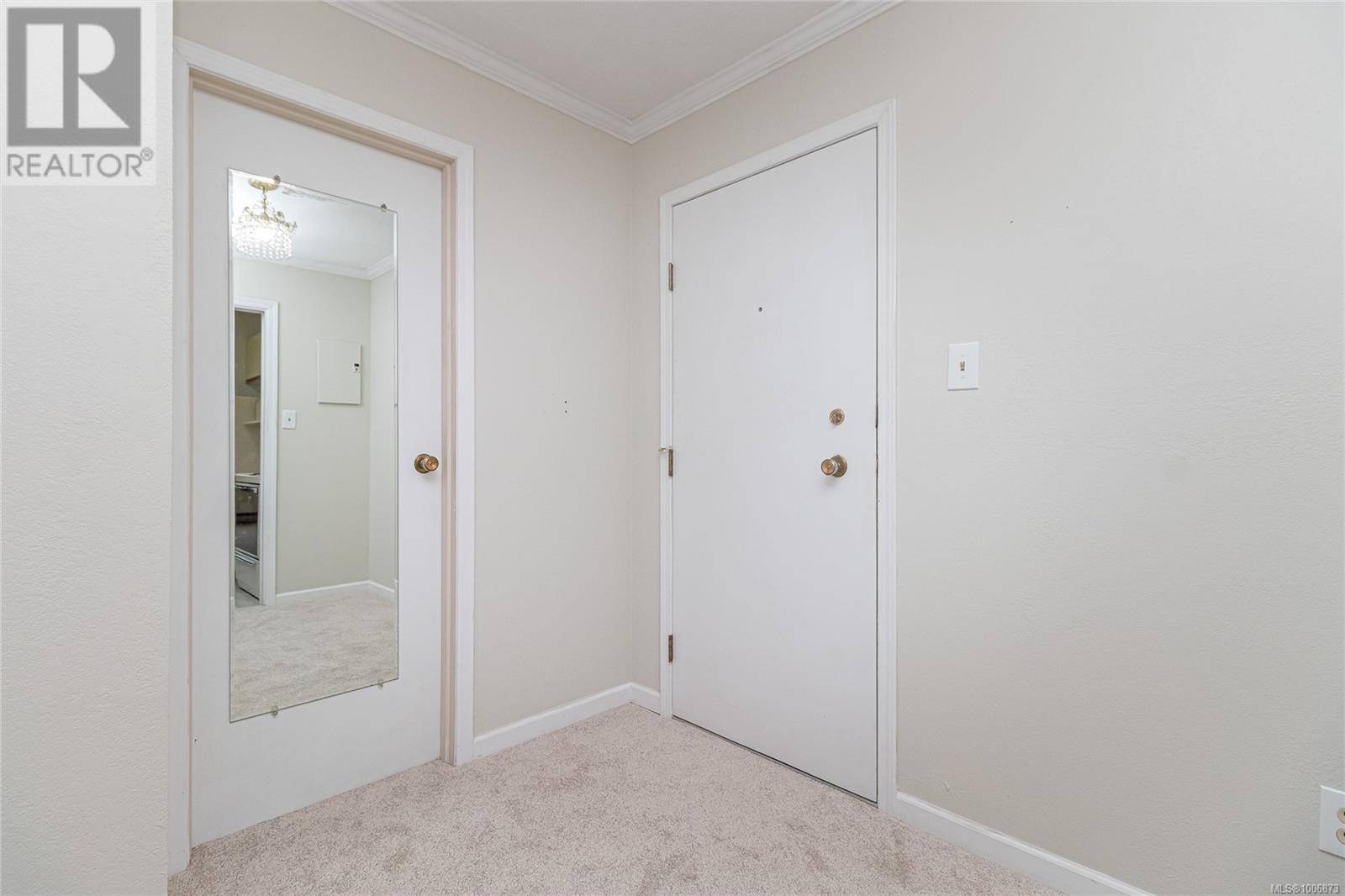 Victoria, BC V8V3H8,1115 Rockland AVE #201