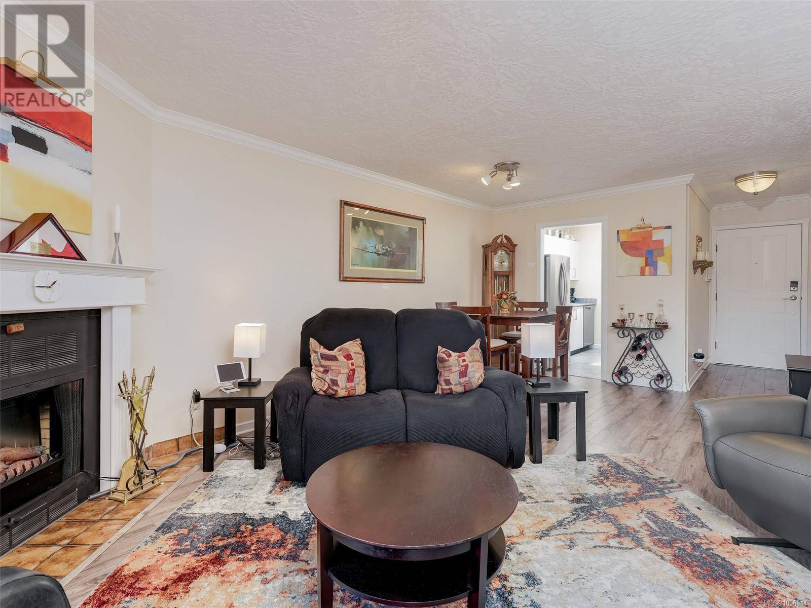 Victoria, BC V8V2H7,420 Parry ST #403