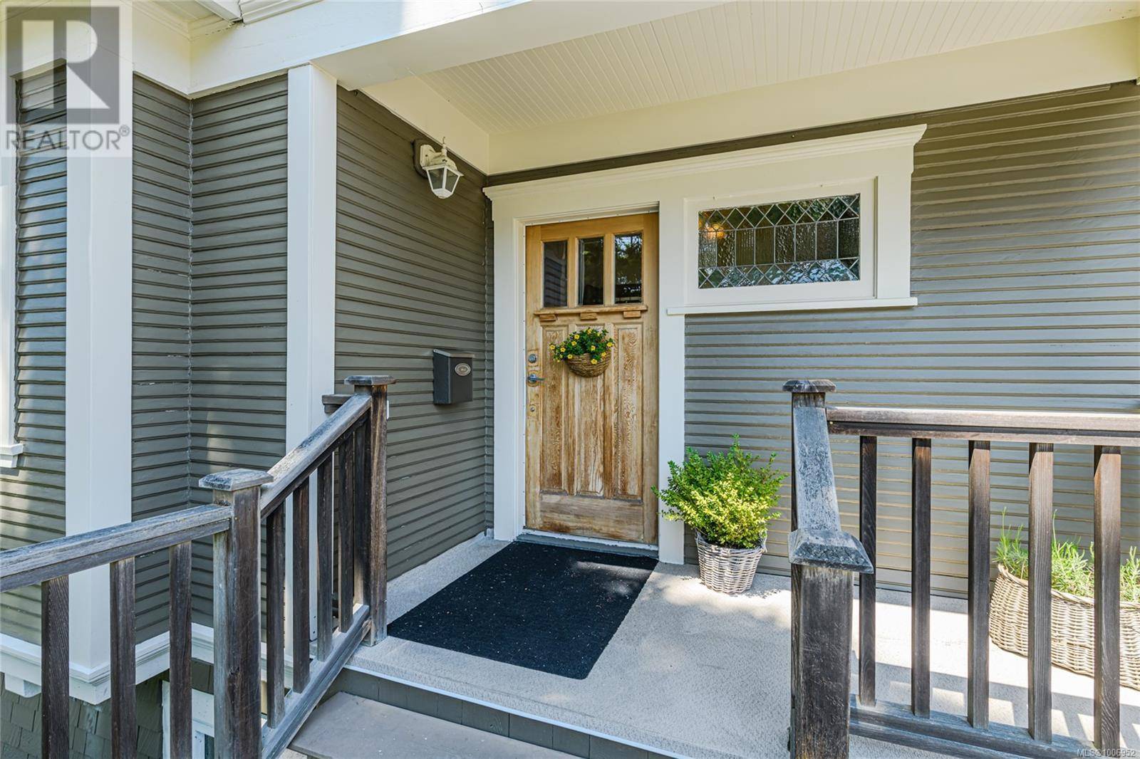 Victoria, BC V9A3A7,415 Raynor Ave