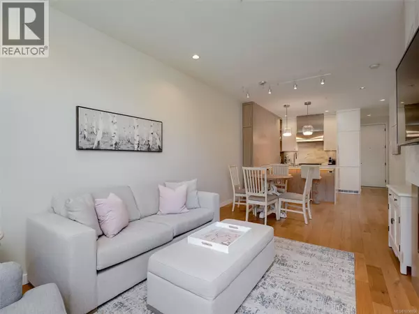 Victoria, BC V8V0G1,1201 Fort ST #302