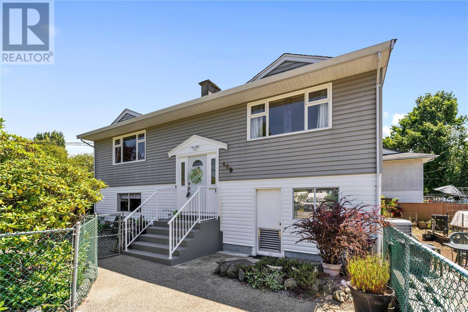 Nanaimo, BC V9R1B8,469 Deering St