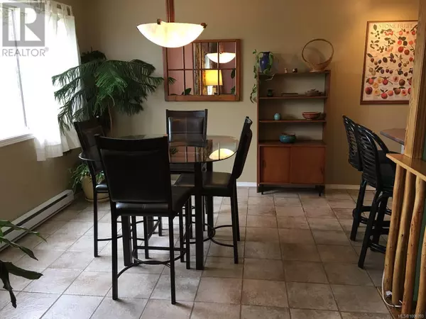 Alert Bay, BC V0N1A0,71A Orca Way