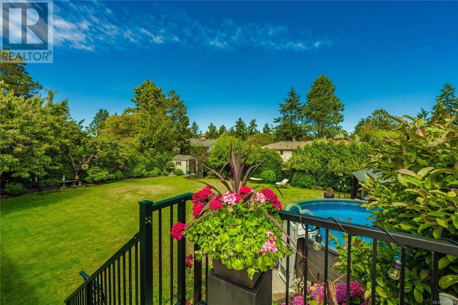 Saanich, BC V8N1R7,3971 Cherrilee Cres