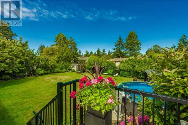 Saanich, BC V8N1R7,3971 Cherrilee Cres