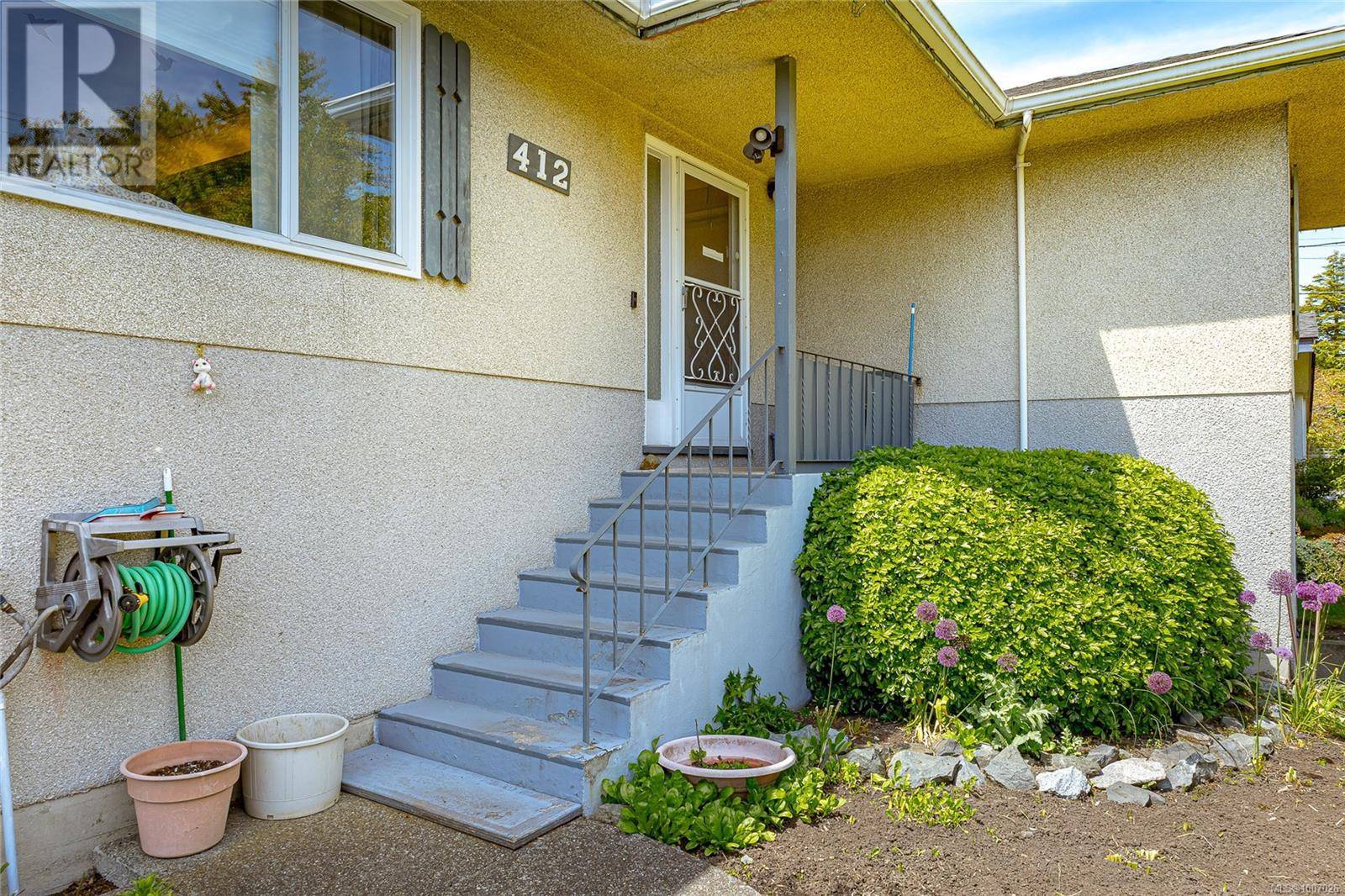 Victoria, BC V8S3N5,412 St. Charles St