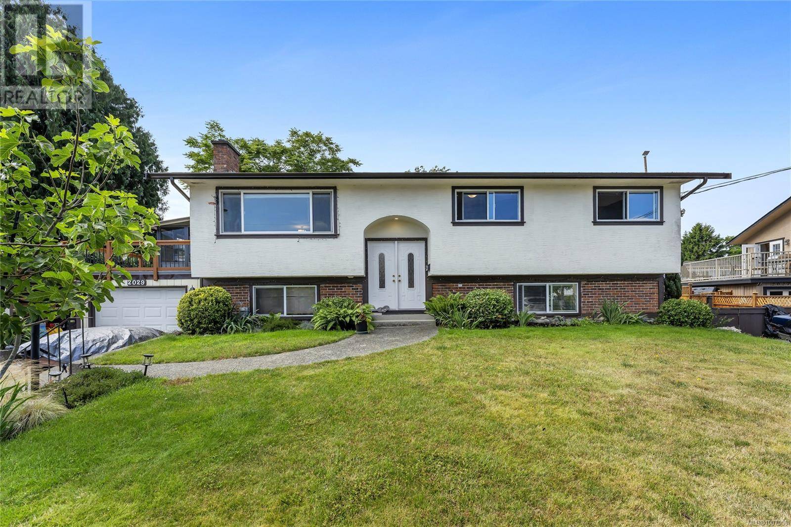 2029 Linda Pl, Sidney, BC V8L2N4