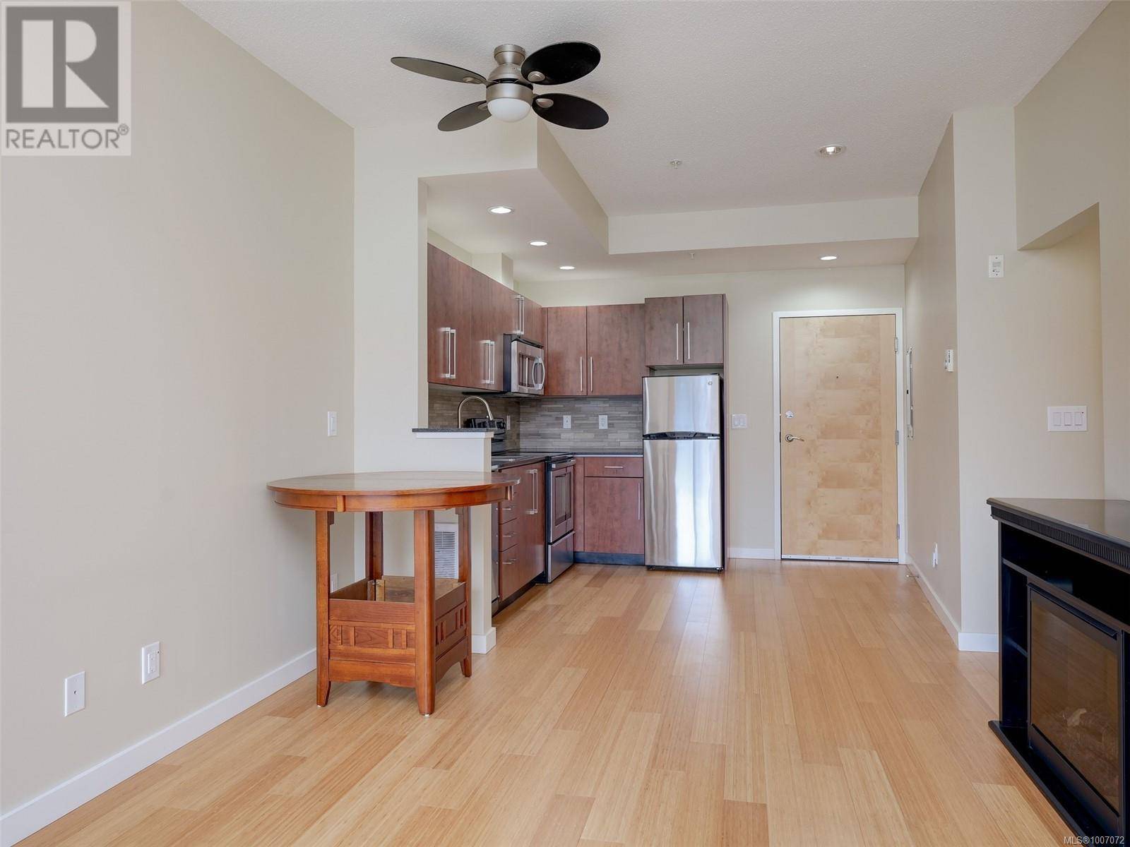 Colwood, BC V9C0C3,611 Brookside RD #307