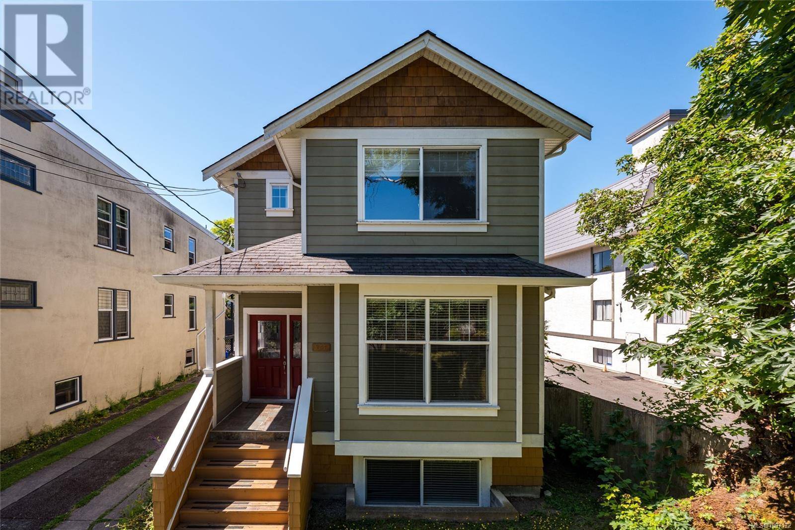 257 Michigan St, Victoria, BC V8V1R4