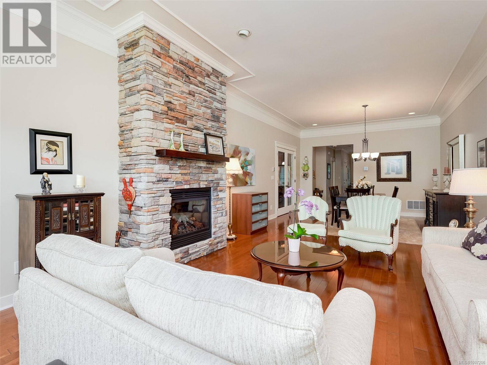 Saanich, BC V8Z0A4,539 Heatherdale Lane