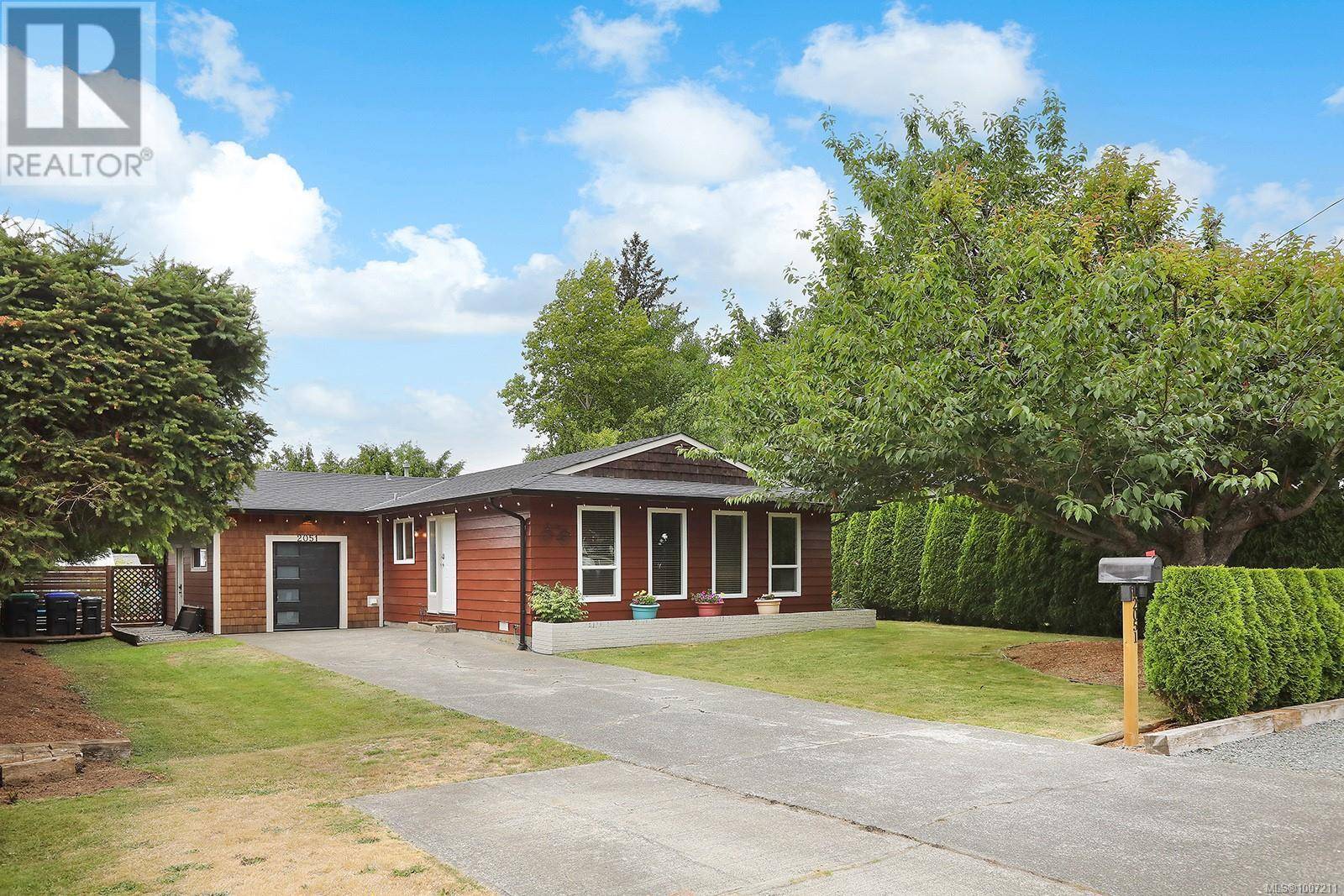 2051 Urquhart Ave, Courtenay, BC V9N3K8