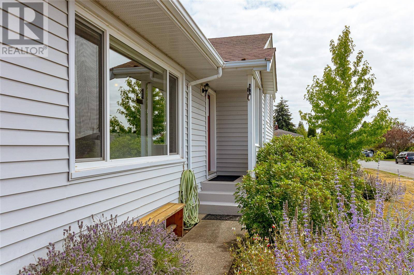 Saanich, BC V8P4N8,3231 Frechette St