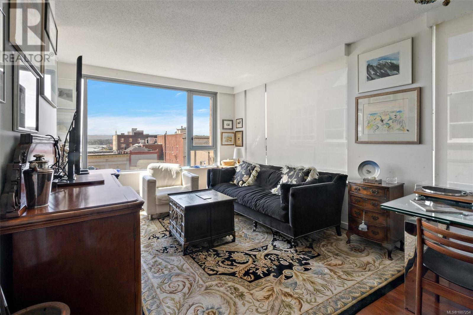 Victoria, BC V8W1C7,608 Broughton ST #504