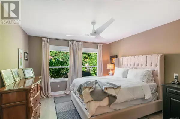 Qualicum Beach, BC V9K1T8,538 Seaward Way