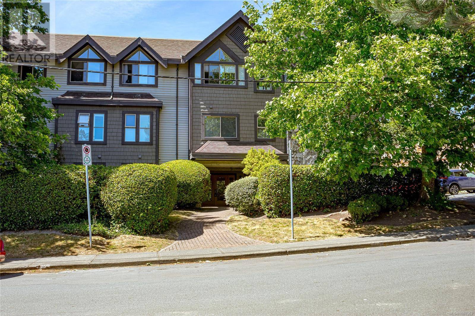 108 Gorge RD West #301, Saanich, BC V9A1M2