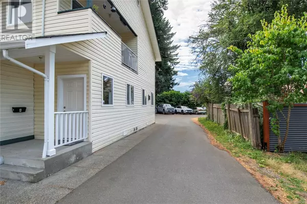 Courtenay, BC V9H1H2,560 4th St