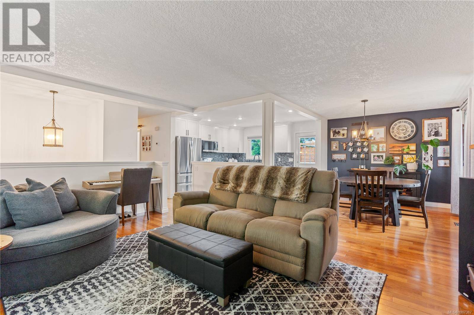 Central Saanich, BC V8M1E6,1064 Verdier Ave