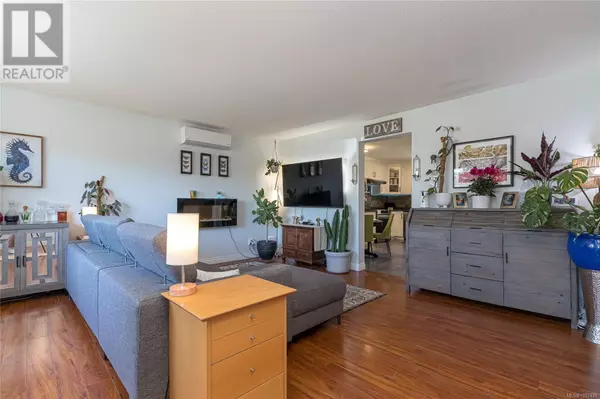 Saanich, BC V8Z2G4,620 Broadway St