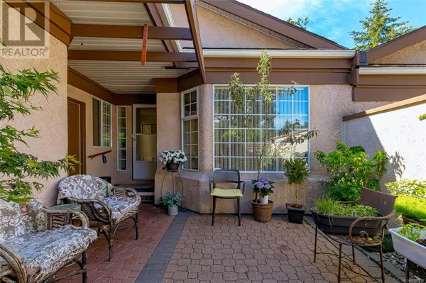 Saanich, BC V8Y2Y6,901 Kentwood LN #19