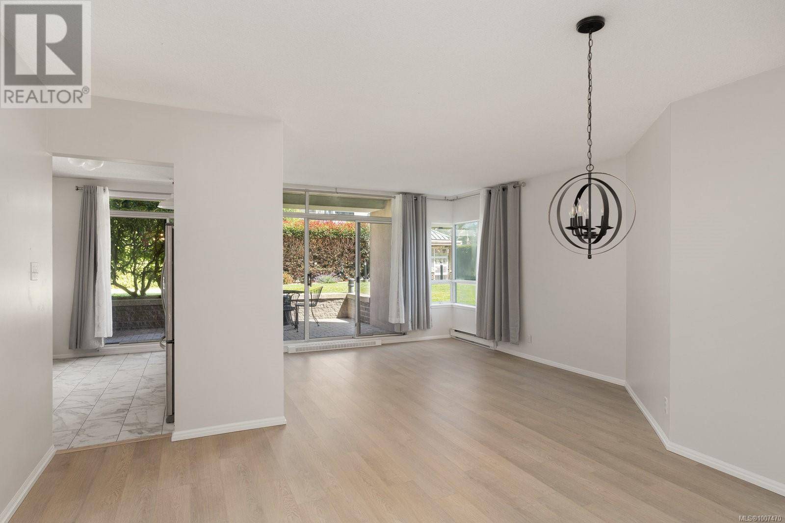 Victoria, BC V8V4Y4,1020 View ST #205