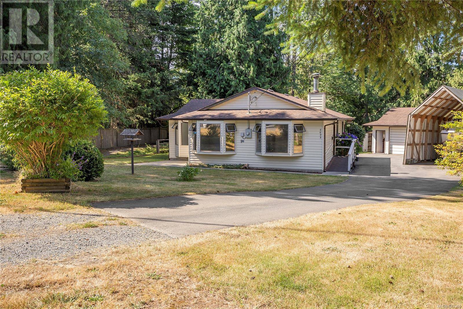 5693 Amsterdam Cres, Nanaimo, BC V9T2M8