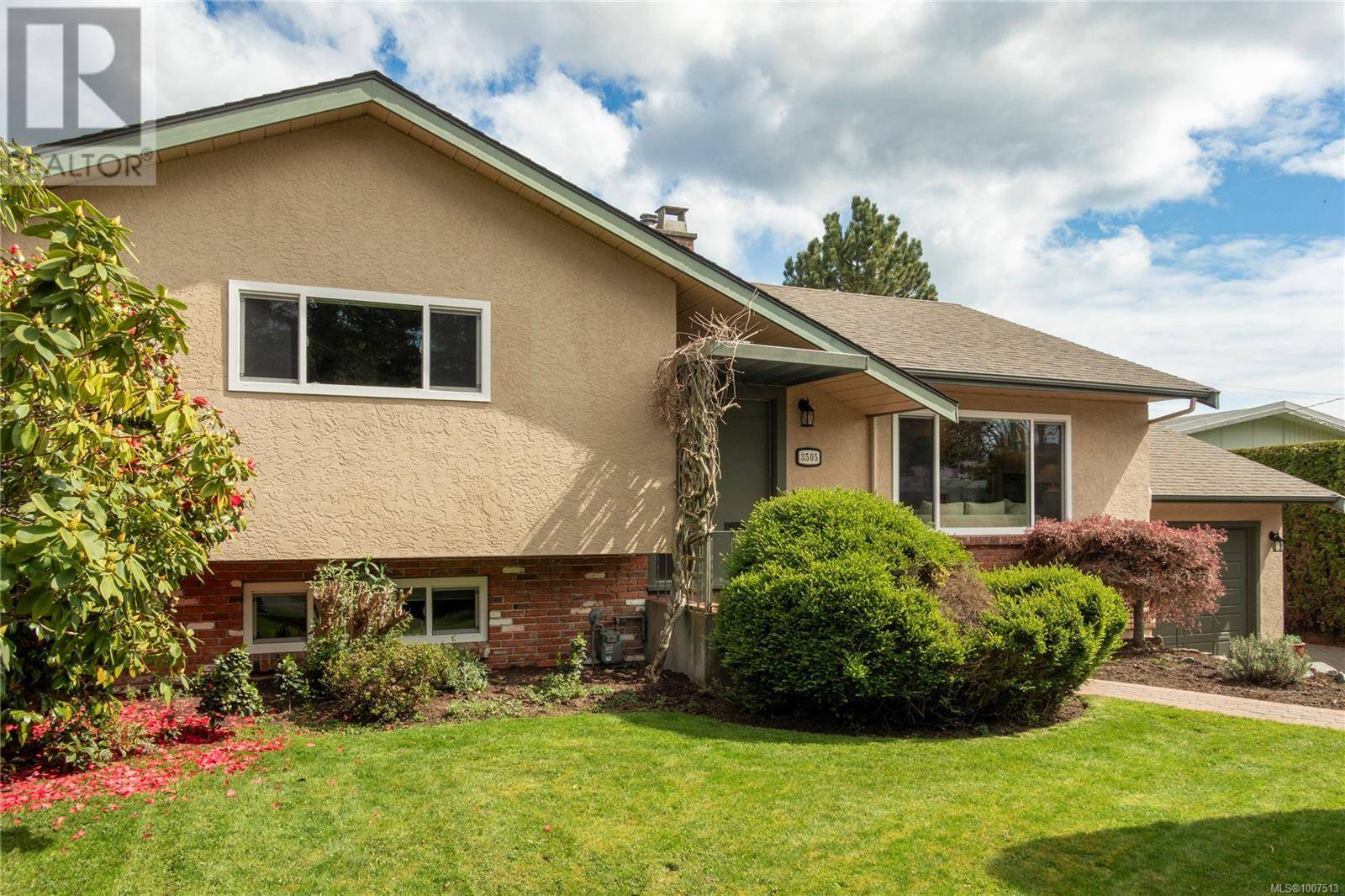 3505 Cardiff Pl, Oak Bay, BC V8P4Z2