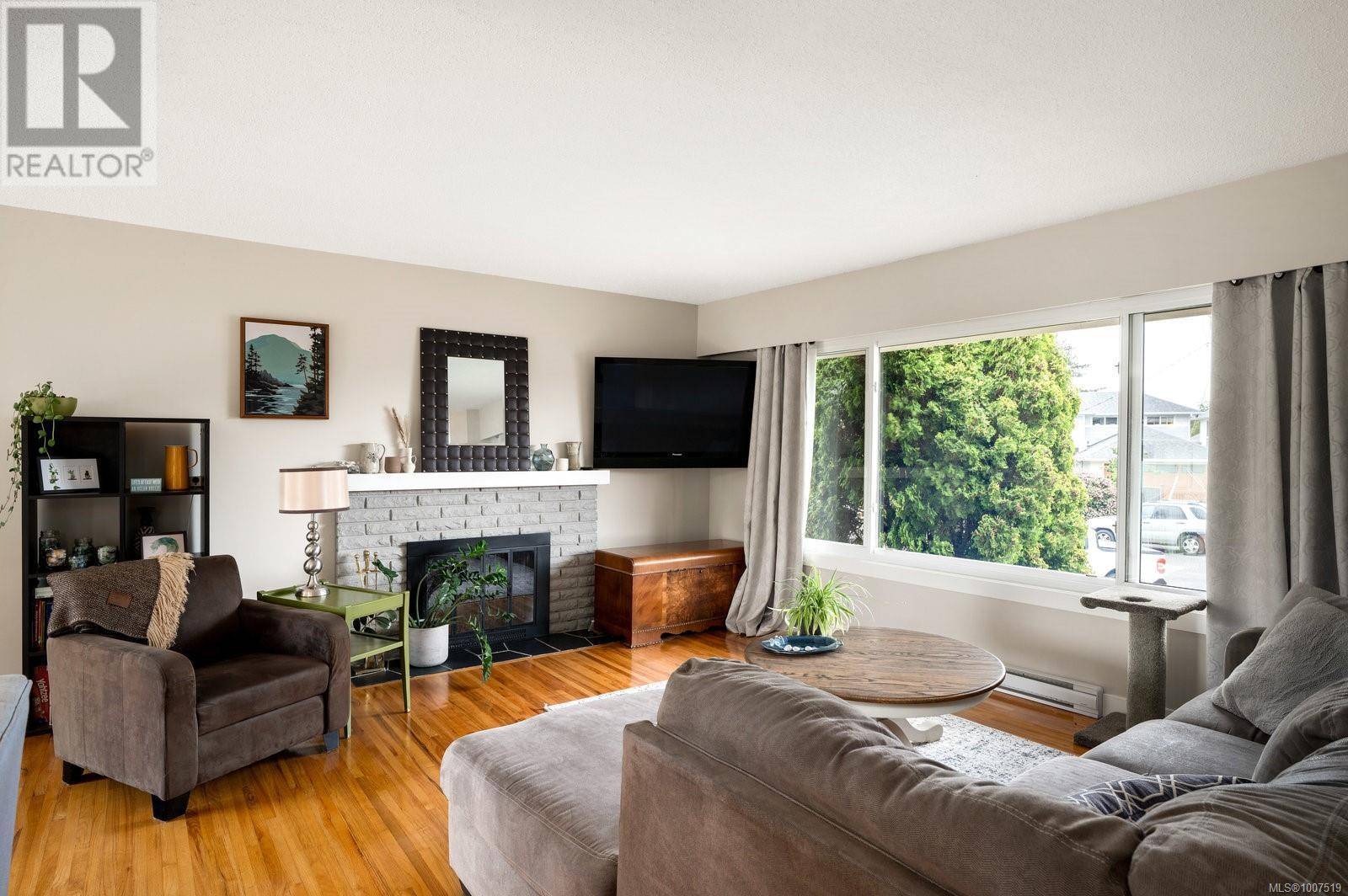 Sidney, BC V8L3K3,10294 Sparling Pl