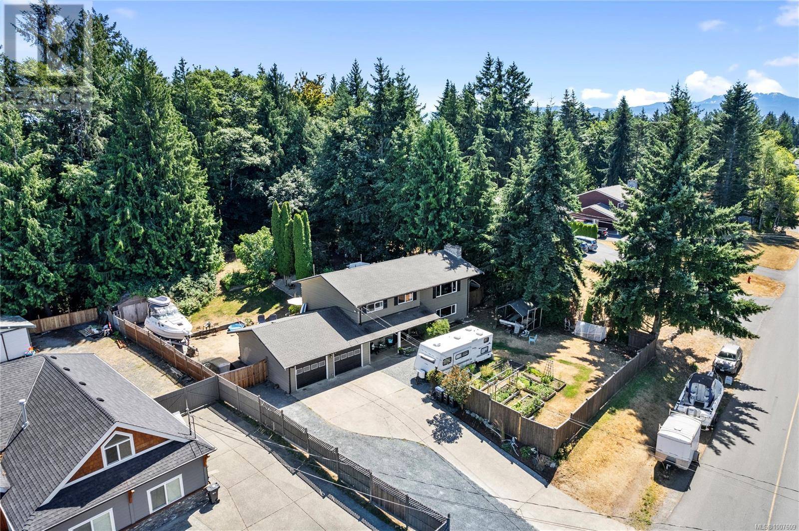 1526 Sunrise Dr, Parksville, BC V9P1X7