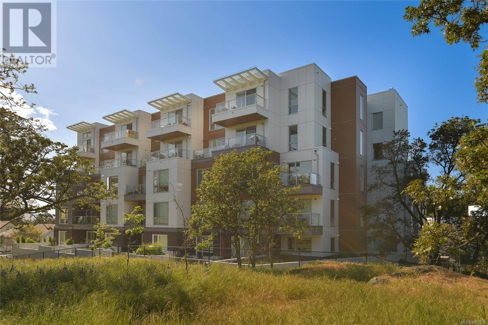 1301 Hillside AVE #406, Victoria, BC V8T2B3