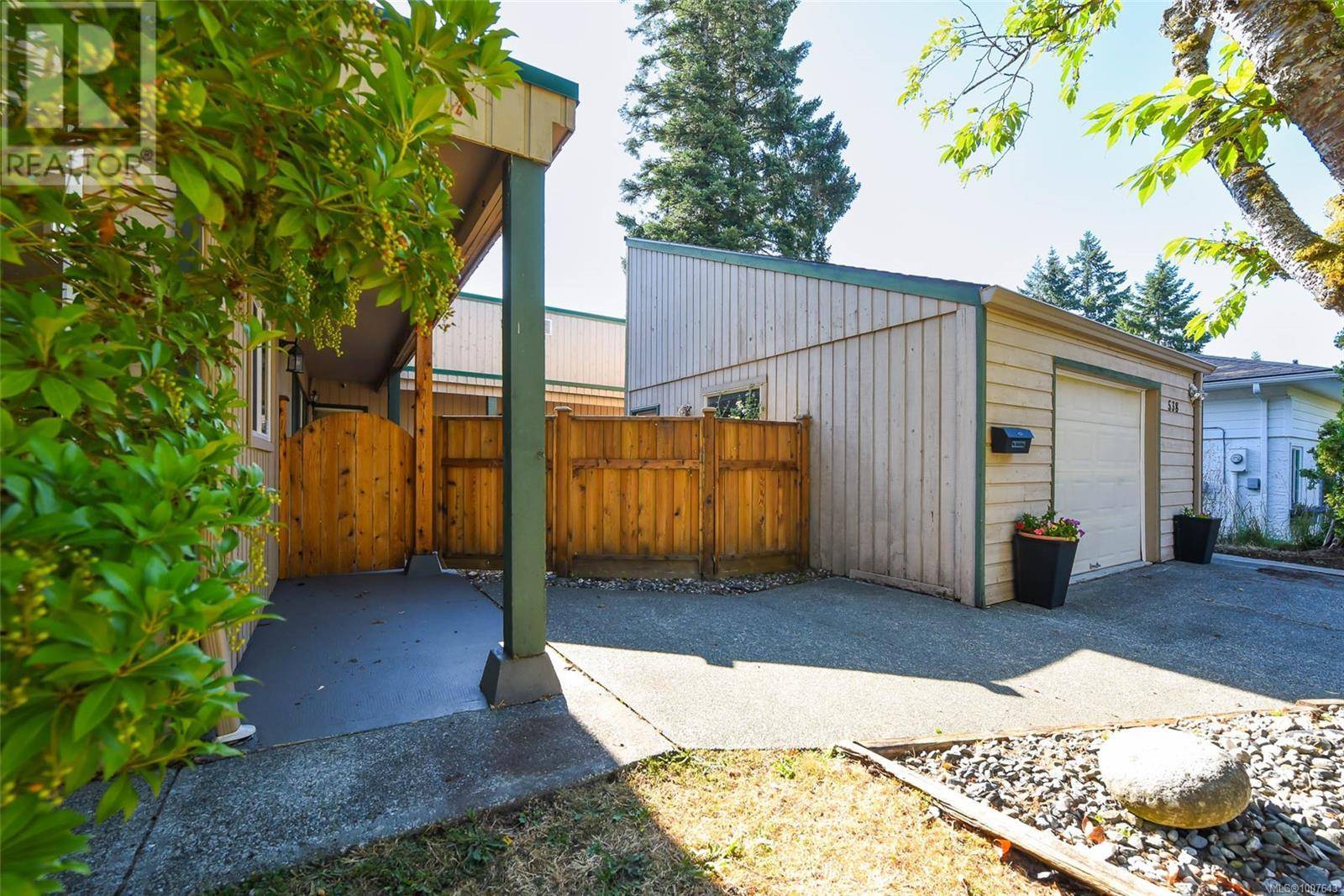 Comox, BC V9M1Z4,538 Bambrick Pl