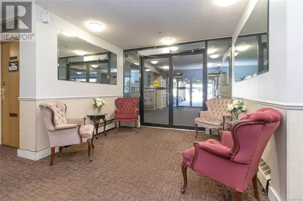 Victoria, BC V8R6R6,1745 Leighton RD #307