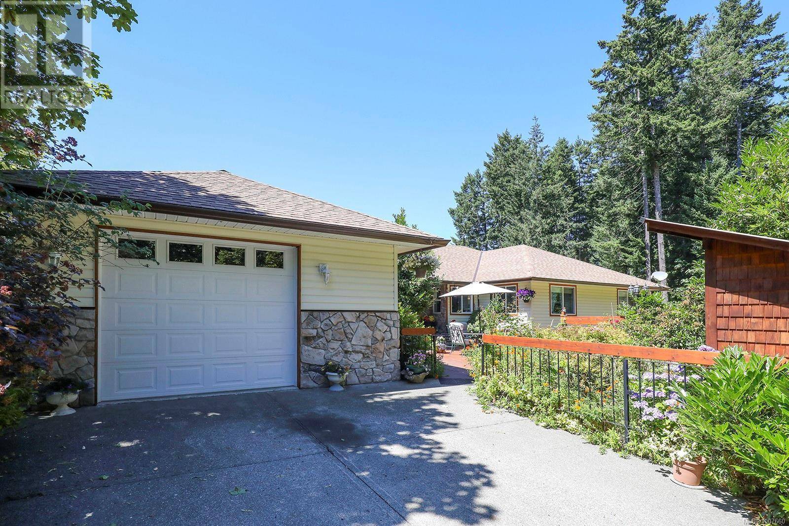 Courtenay, BC V9J1V3,6411 Bishop Rd