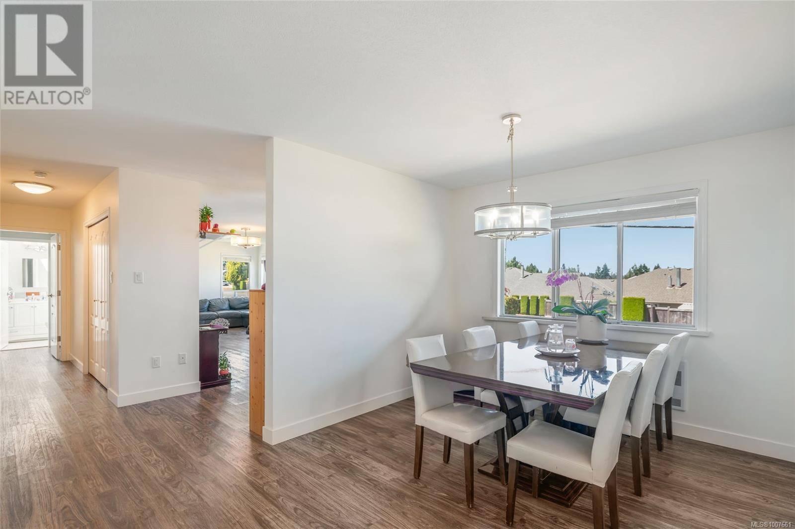 Qualicum Beach, BC V9K1R9,124 Garden Rd W