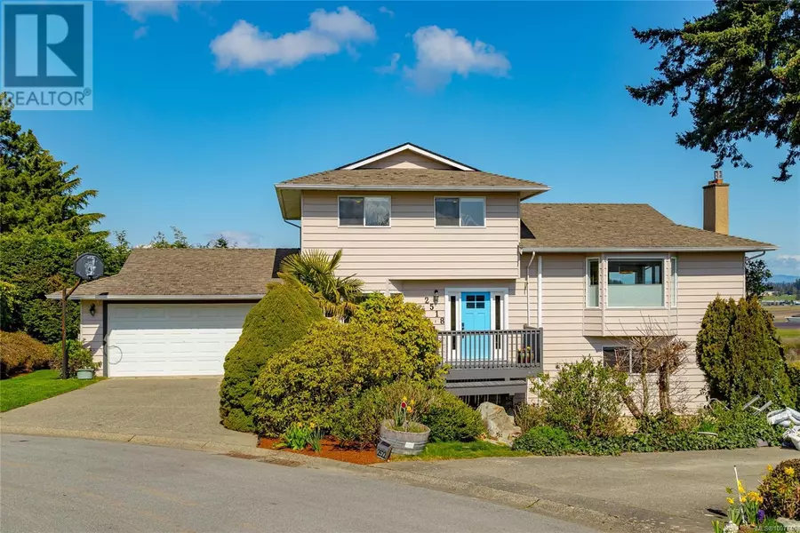 2518 Monte Vista Pl, Central Saanich, BC V8Z6Y3